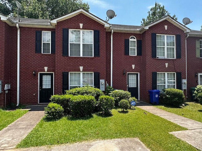 3 Bed 3 Bath in Lithonia! - 3 Bed 3 Bath in Lithonia! House