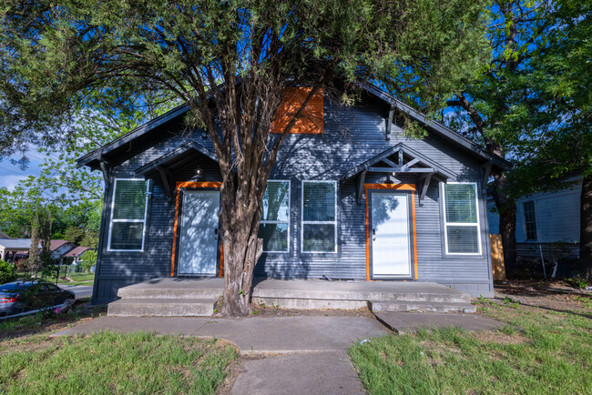 Front Entry - 838 N Beckley Ave