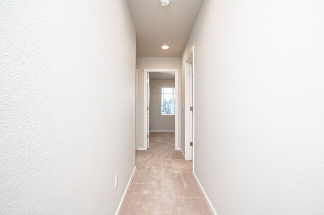 Foto del edificio - 4 Bedroom home in SE Bend with a community...