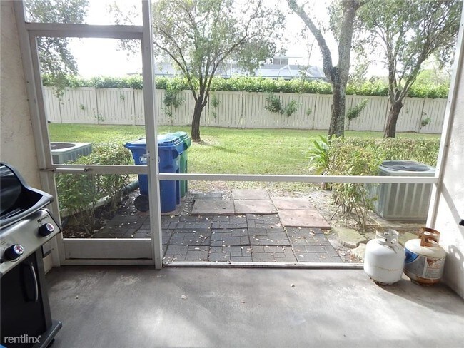 Building Photo - 2 br, 2 bath  - 5766 NW 99th Ln
