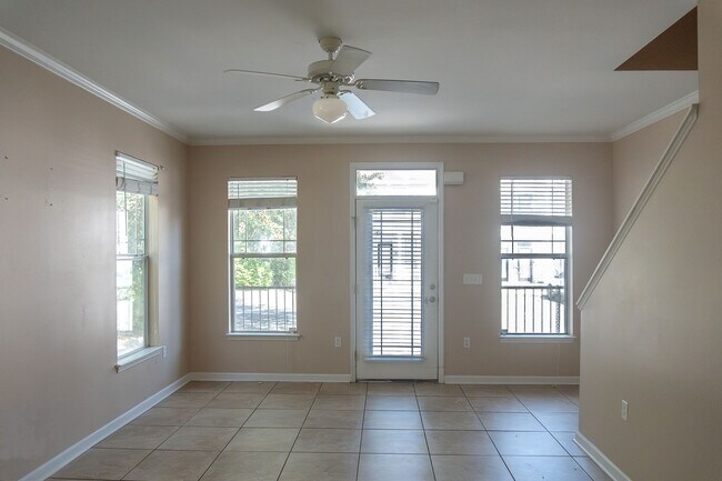 Foto del edificio - 2400 Fred Smith Rd