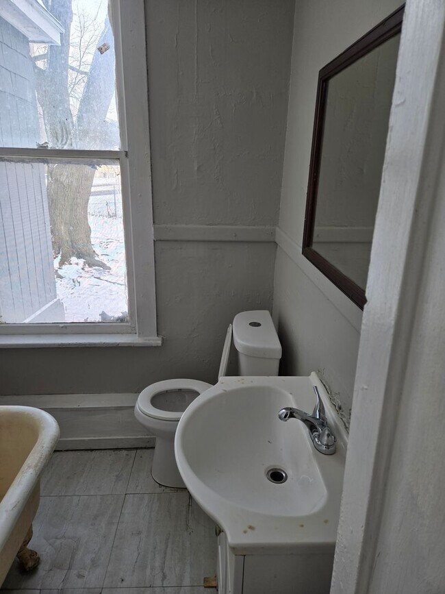 Building Photo - 19 Franklin St