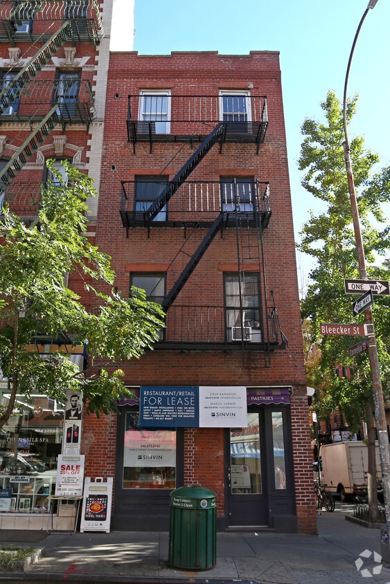 Building Photo - 257 Bleecker St