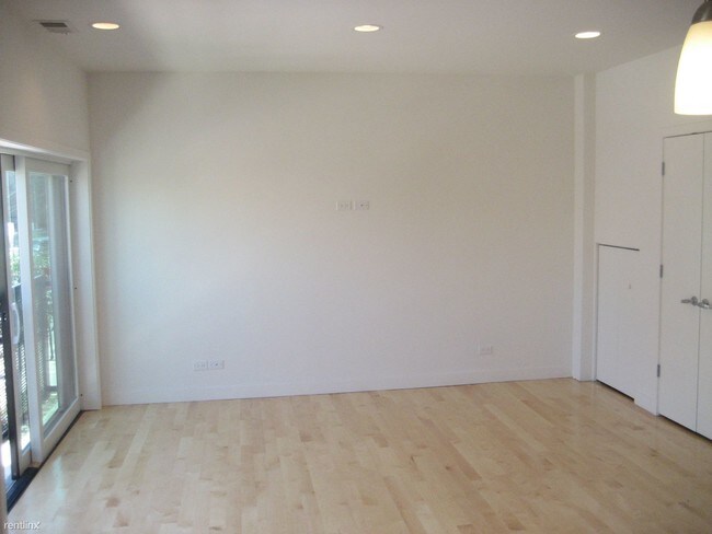 Building Photo - 1409 W 19th St