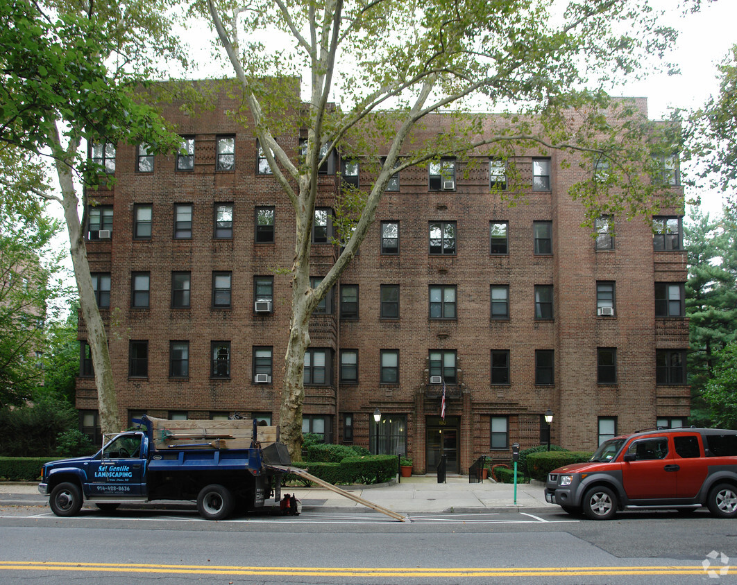160 E Hartsdale Ave. - 160 E Hartsdale Ave