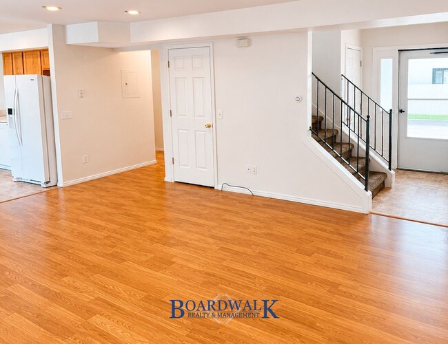 Photo - 582 N Redwood Rd Apartment