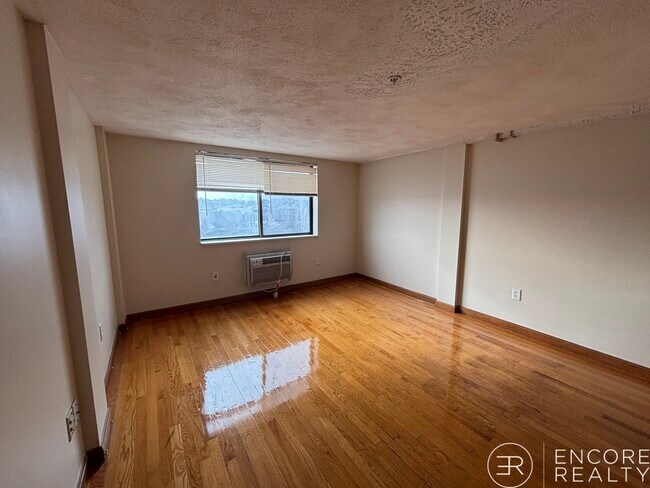 Foto del edificio - 1110 Commonwealth Ave