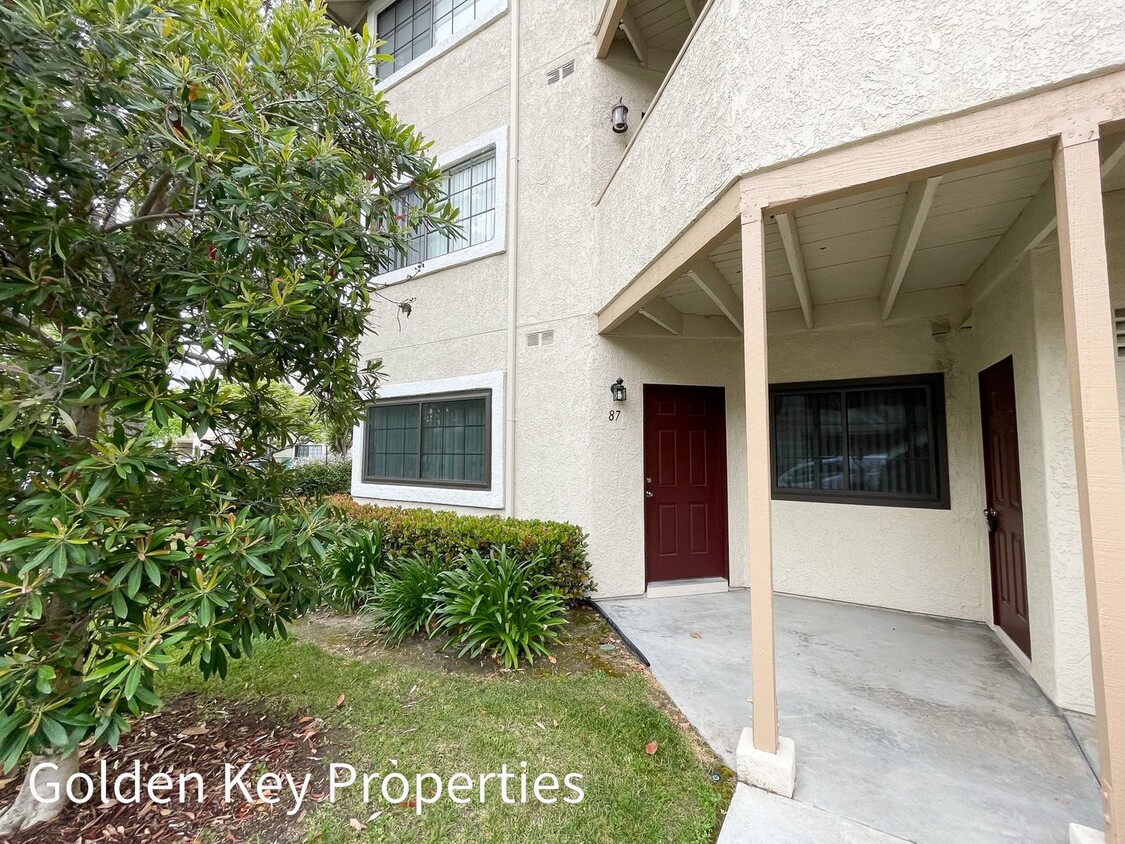 Primary Photo - Beautiful single-level condo located in th...