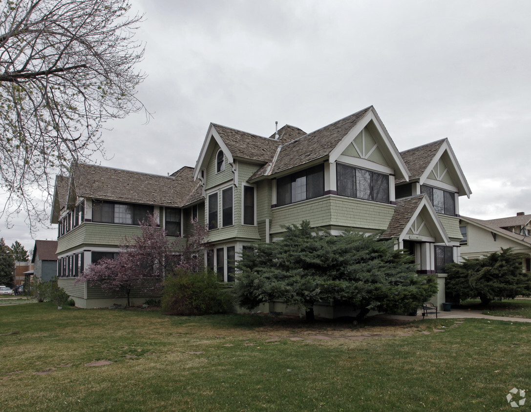 Primary Photo - Gables Apartments