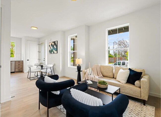 Foto del edificio - St. Johns New Build - Bright and Spacious End Unit 2 Bedroom with A/C, Washer/Dryer and Private P...