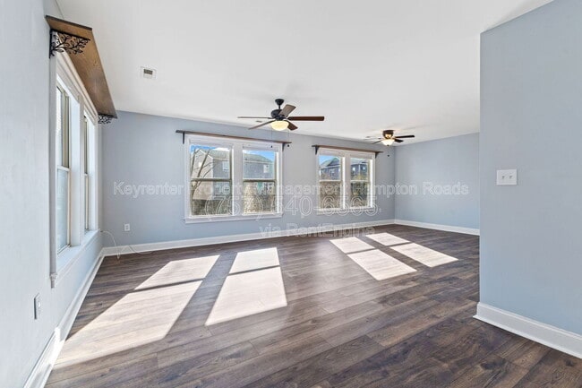 Building Photo - 9515 15th Bay St