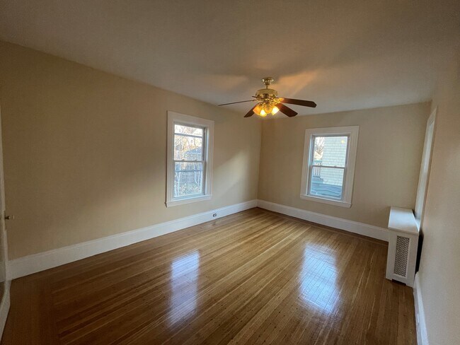 Main Bedroom - 24 Hall Ave