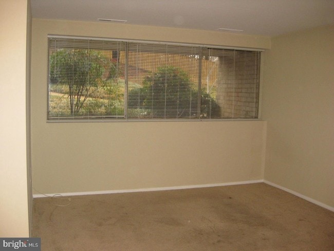 Building Photo - 5618 Bloomfield Dr