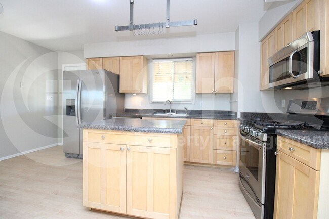 Foto del edificio - 925 W Parkway Blvd