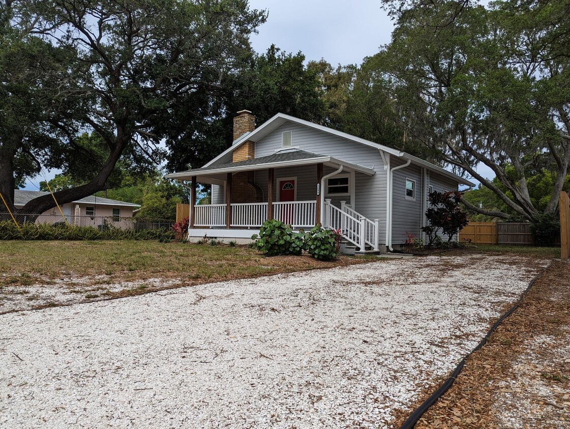 Welcome Home! - 2608 19th Ave W (Bradenton, FL)