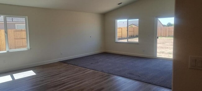 Building Photo - 644 Allerton Wy