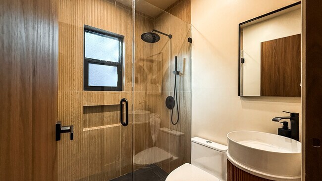 Foto del edificio - 5323 Monterey Rd