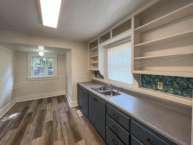 Foto del edificio - 1314 N Concord Ave