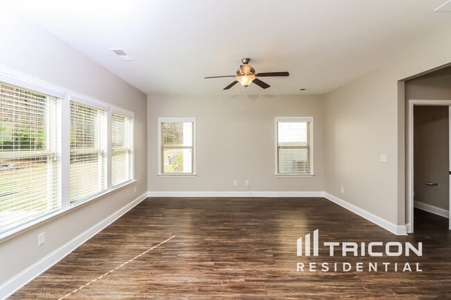 Building Photo - 411 Curlin Ct