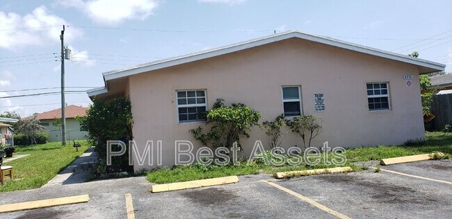 Foto del edificio - 2711 NW 1st St