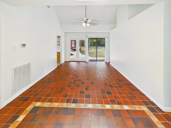 Foto del edificio - 11121 N Dowling Rd
