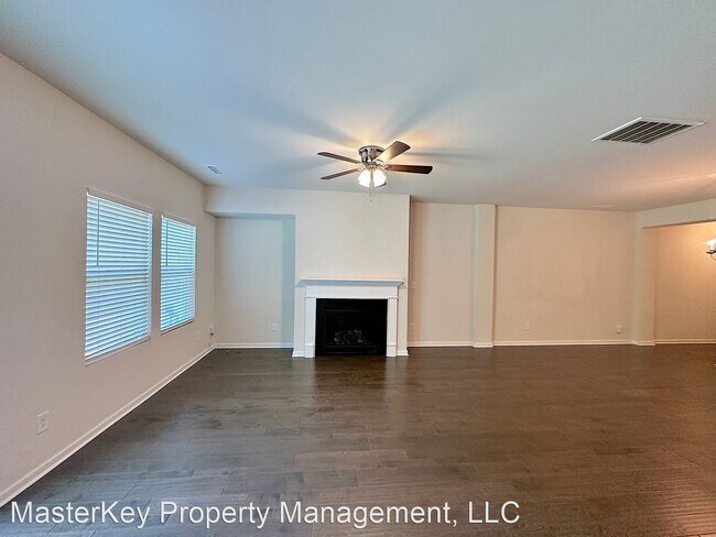 Building Photo - 3 br, 2.5 bath House - 1119 Chestnut Bluff...
