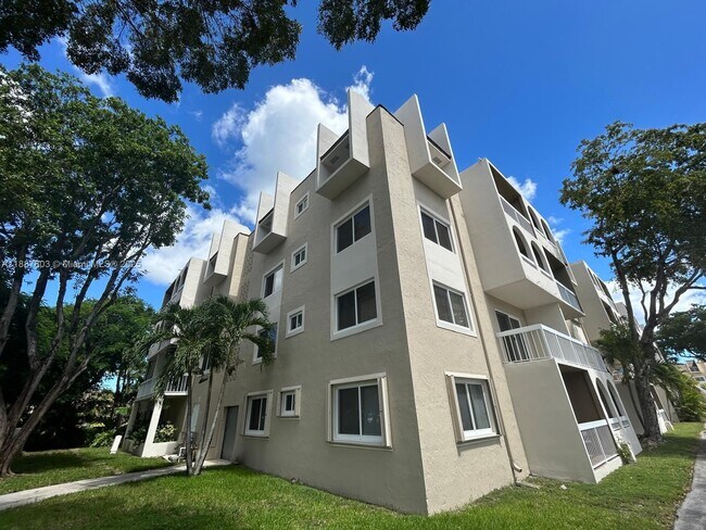 Foto del edificio - 7850 Camino Real