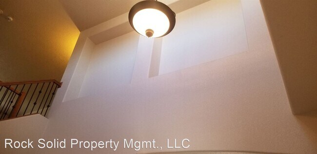 Building Photo - 2112 Las Brisas Cir SE