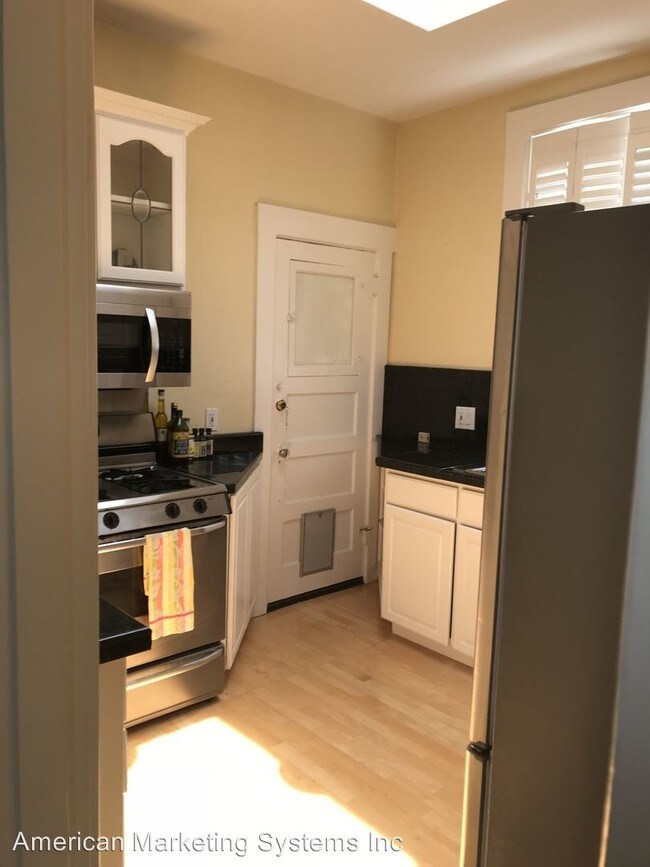 Building Photo - 1 br, 1 bath House - 3241 Gough Street #4