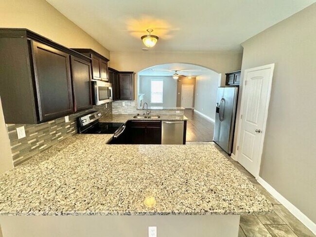 Foto del edificio - Luxury, Style, Gated Community, 4 Bedroom ...