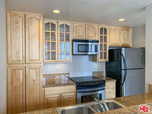 Foto del edificio - 541 S Spring St