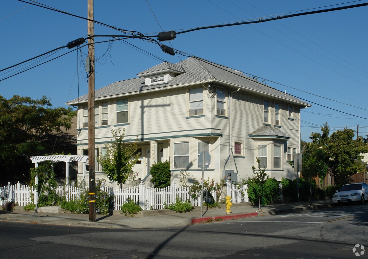 Primary Photo - 547 E Julian St