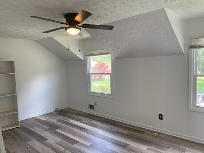 Building Photo - 415 Patrick Henry Ct