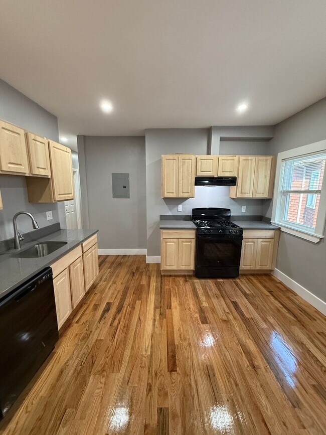 Building Photo - 37ash