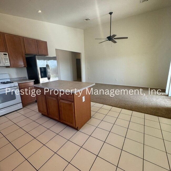 Foto del edificio - Beautiful Home with 3 Car Garage in Sonoran Ranch!