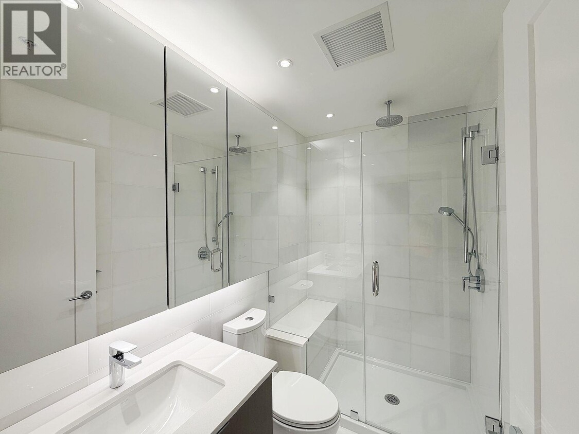 Building Photo - 6138 Birney Ave