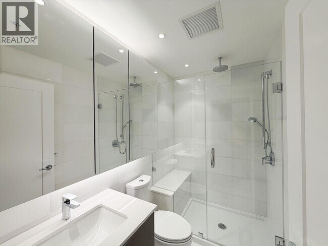 Photo du bâtiment - 6138 Birney Ave