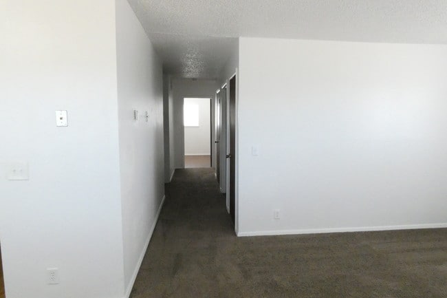 Building Photo - 2709 Leslie Rd