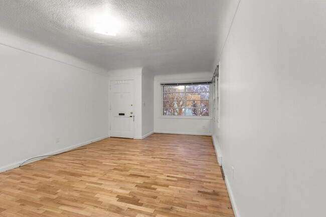 Foto del edificio - 6614 E Burnside St