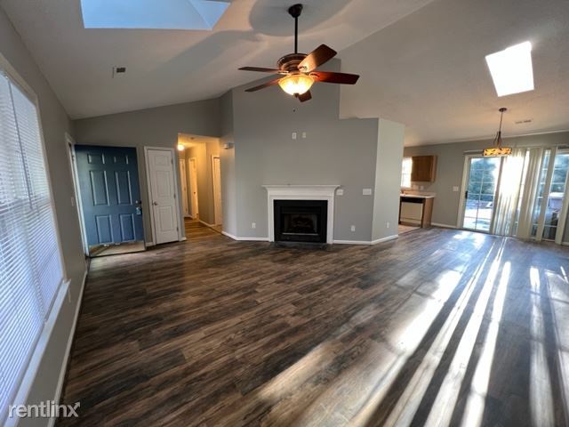 Building Photo - 3 br, 2 bath House - 109 Old Treybrooke Dr