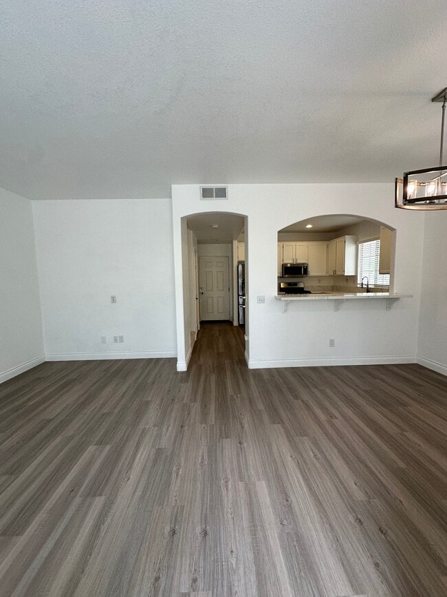 Building Photo - 4046 Craven Rd