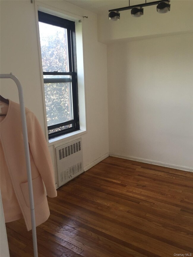 Foto del edificio - 63-95 Austin St