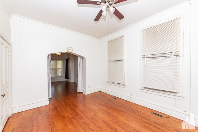 Foto del edificio - 1016 S Oakley Blvd