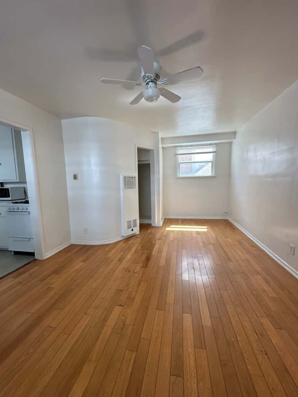 Photo - 1737 N Sycamore Ave (Los Angeles, CA) Apartment