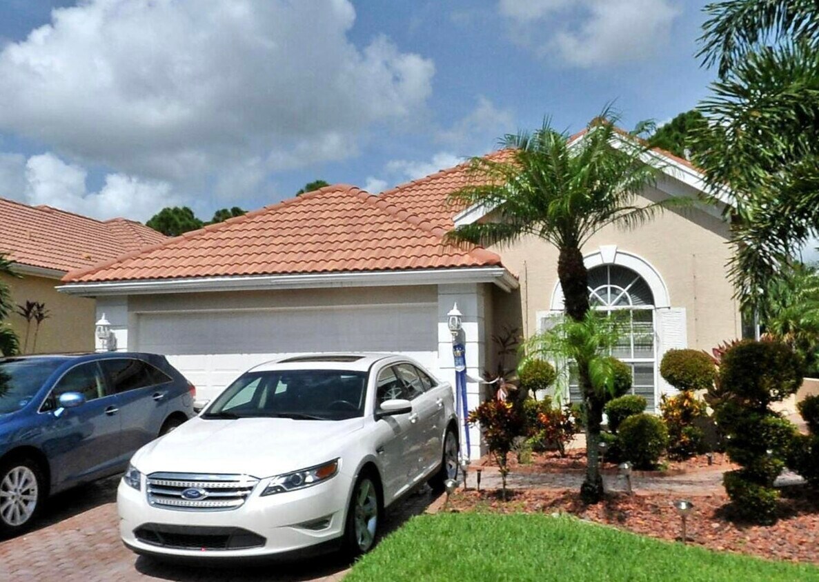 Foto principal - 844 SW Munjack Cir