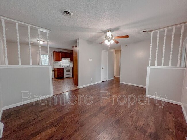 Foto del edificio - 11014 Booth Ave