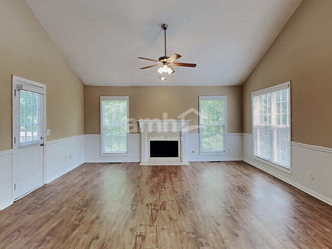 Building Photo - 6303 Bluegrass Lane