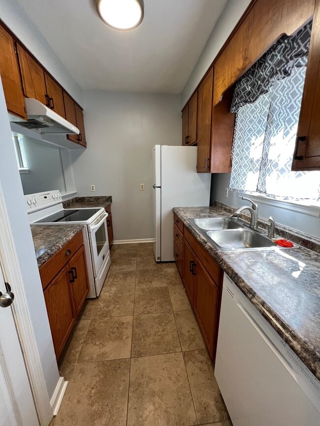 Building Photo - 2554 Panther Creek Rd