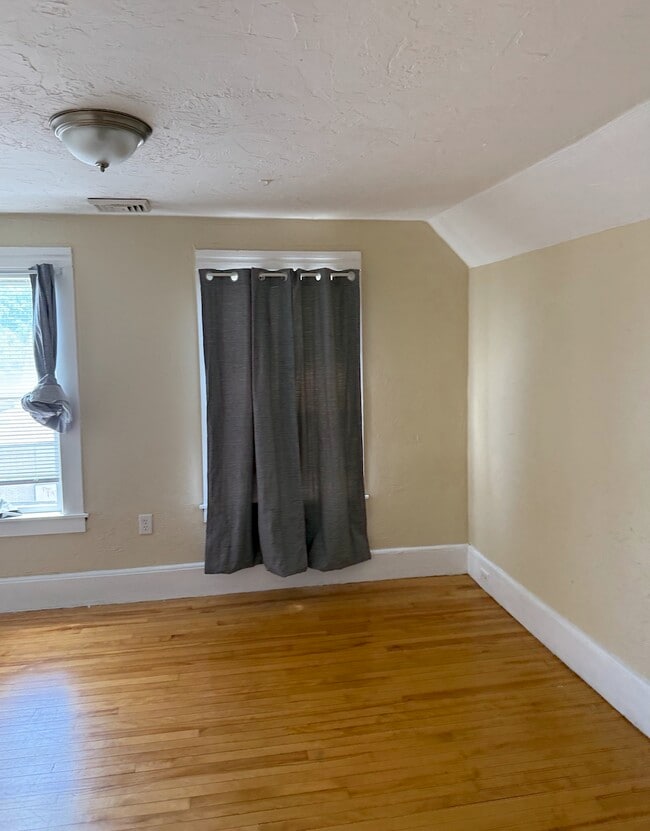 Foto del edificio - 148 Highland St