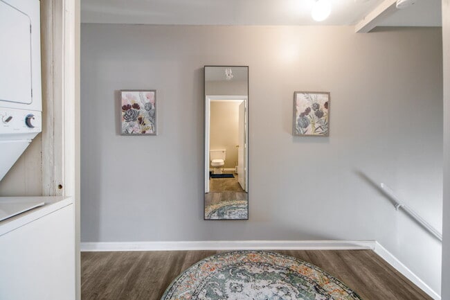 Building Photo - 1216 W Lafayette Ave